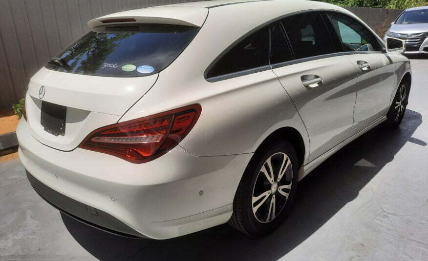 Mercedes-Benz CLA180 Shooting Brake White Rear Right