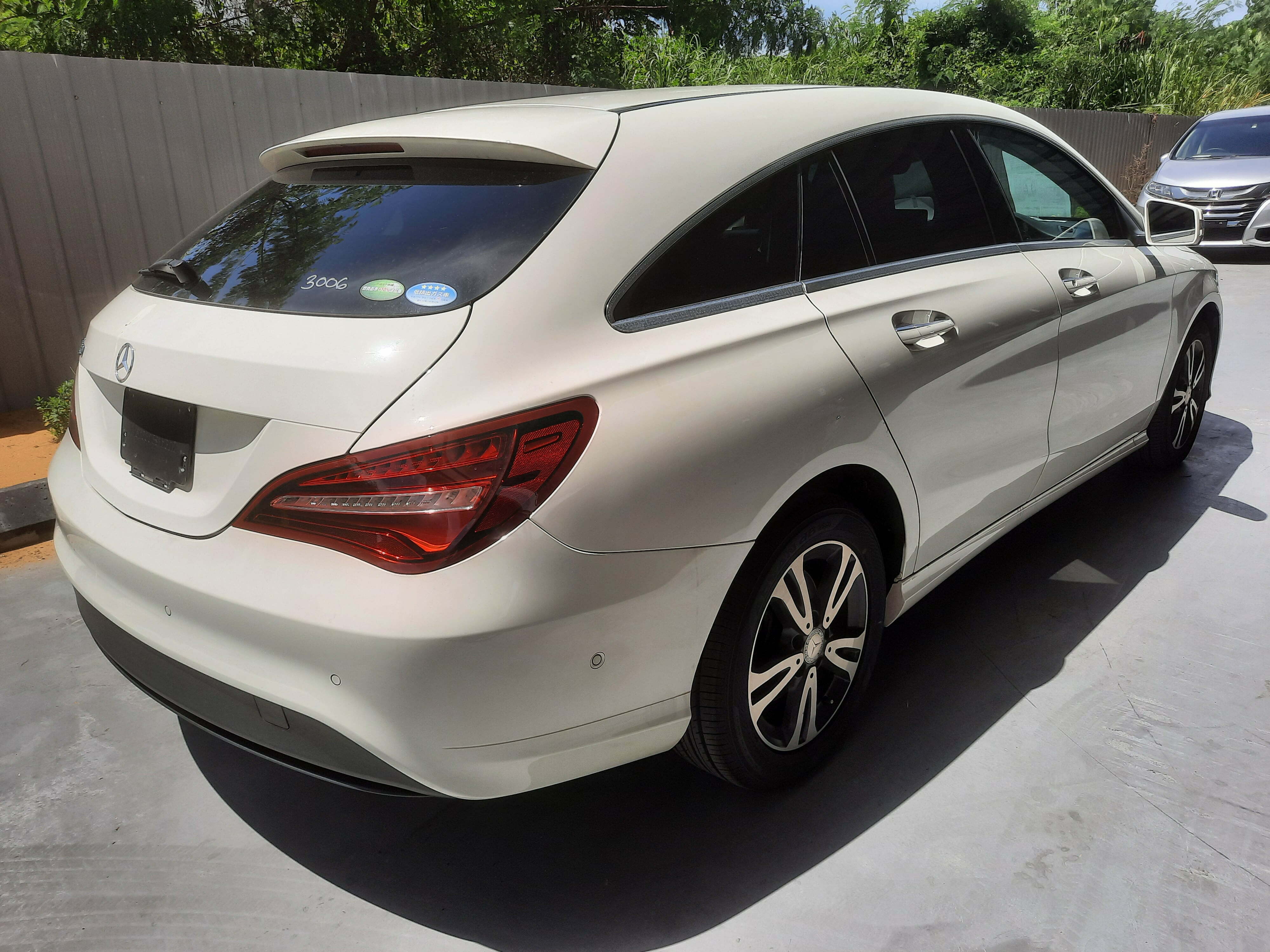 Mercedes-Benz CLA180 Shooting Brake White Rear Right