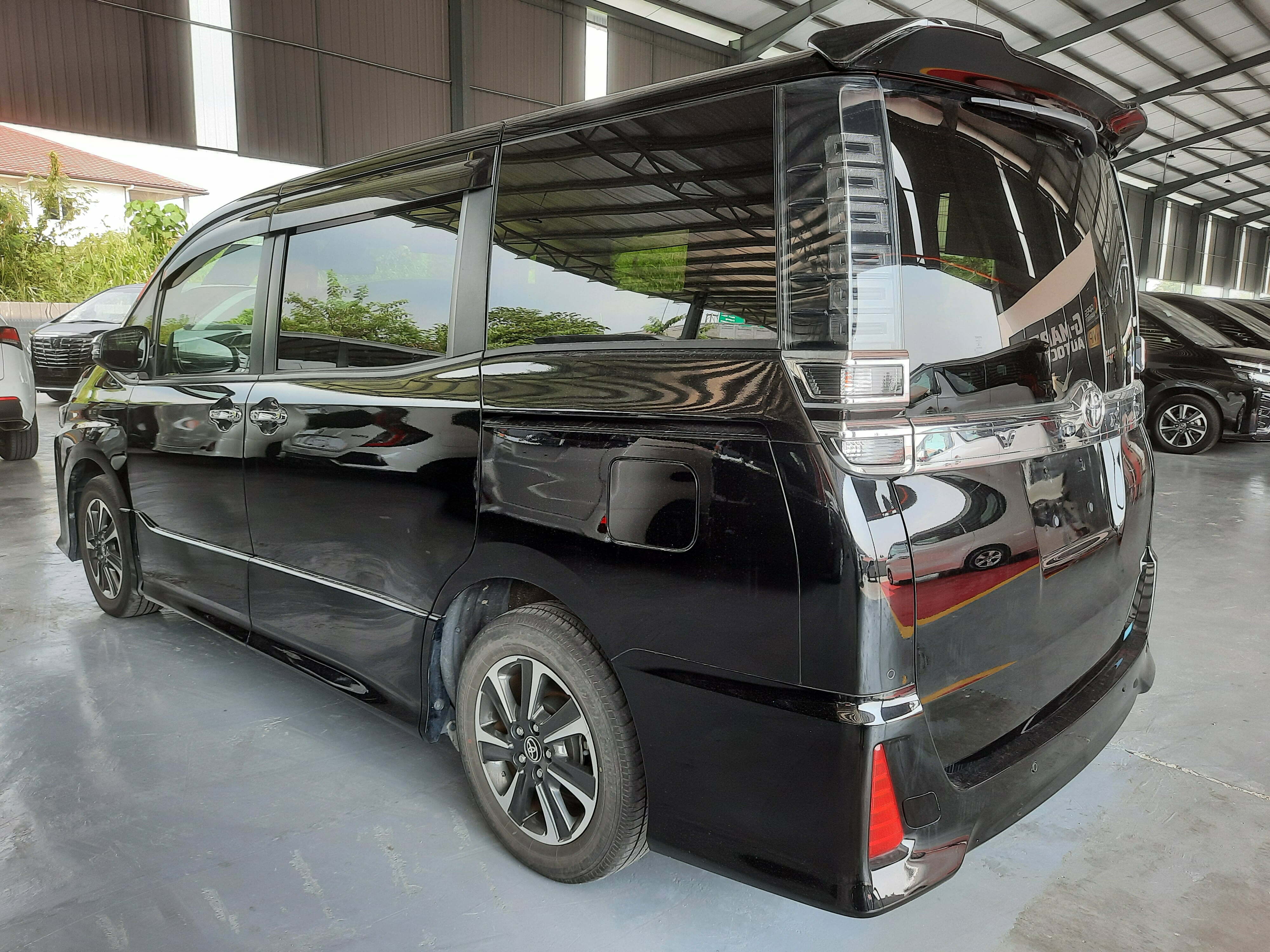 TOYOTA Voxy 2.0 ZS Kirameki 2 Rear Left