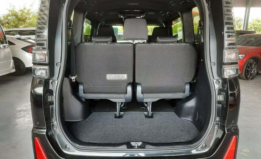 TOYOTA Voxy 2.0 ZS Kirameki 2 Rear Boot area