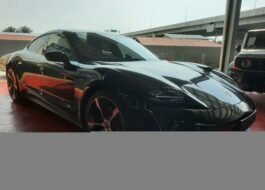 PORSCHE Taycan Front Right