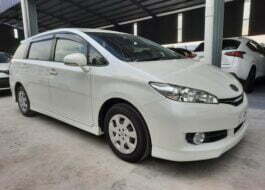 TOYOTA Wish1.8 X Pearl White Front Right