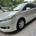 TOYOTA Wish1.8 X Pearl White Front Left