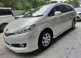 TOYOTA Wish1.8 X Pearl White Front Left