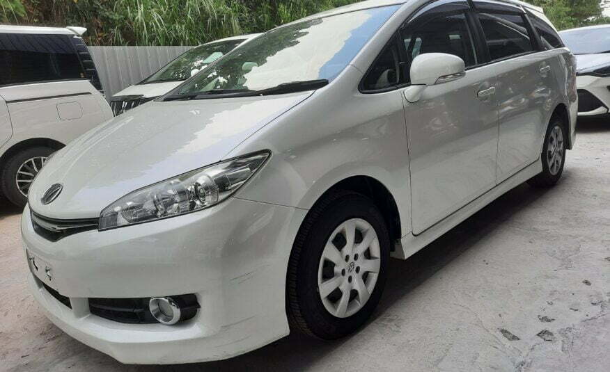 TOYOTA Wish1.8 X Pearl White Front Left