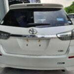 TOYOTA Wish1.8 X Pearl White Rear View