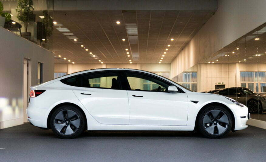 TESLA Model 3 Long Range White Side Right view