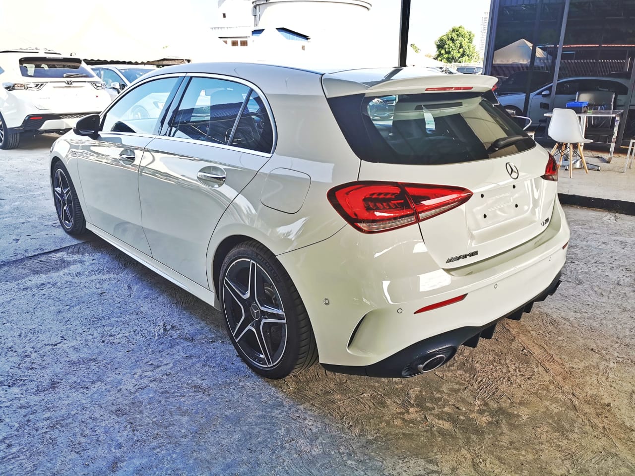 MERCEDES-BENZ A35 AMG 4MATIC 2.0T PREMIUM 2019 (UK SPEC)
