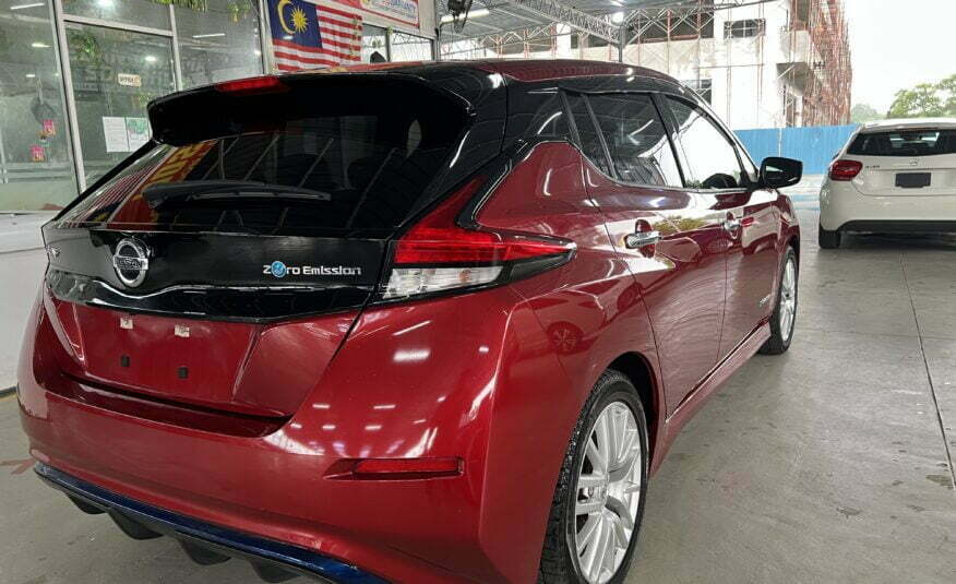 NISSAN Leaf X Wine Red Rear Right