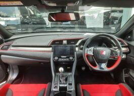 HONDA Civic 2.0 Type-R GT Cockpit interior
