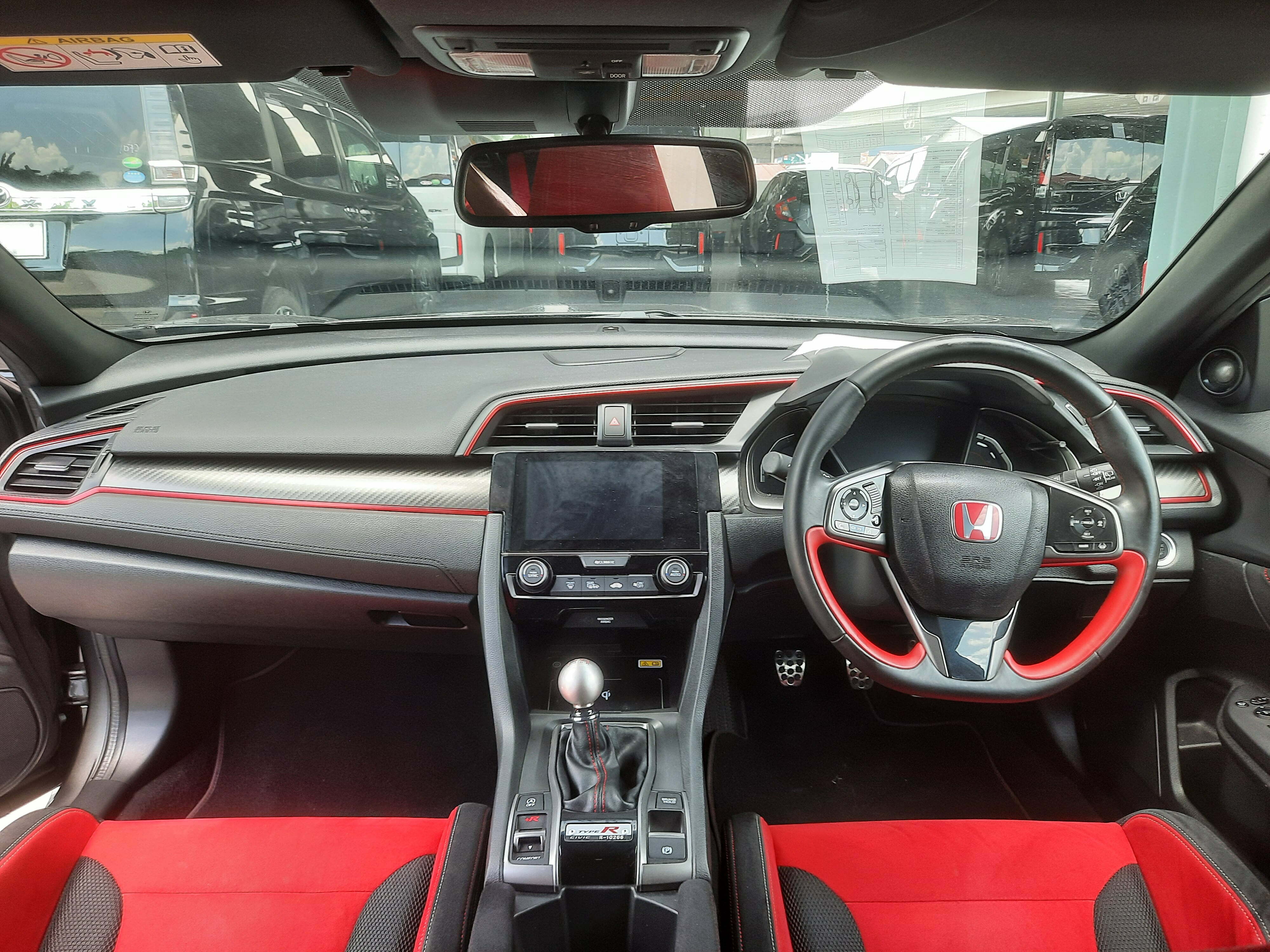 HONDA Civic 2.0 Type-R GT Cockpit interior