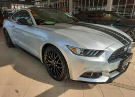 FORD Mustang Ecoboost Silver Front Left