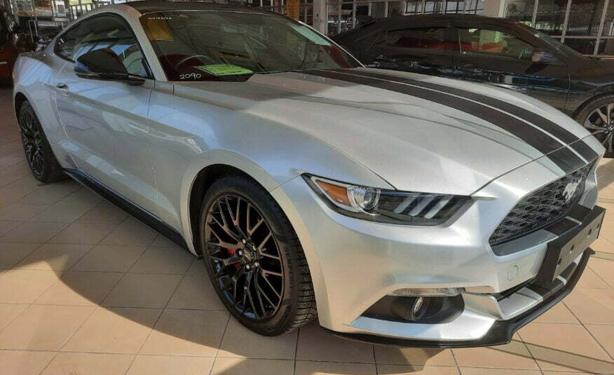 FORD Mustang Ecoboost Silver Front Left