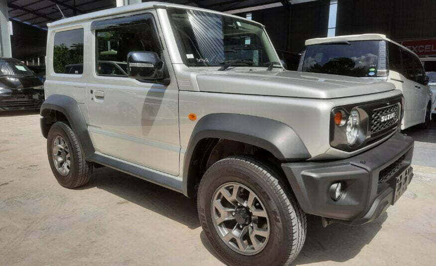 SUZUKI Jimny Sierra Silver Front Right