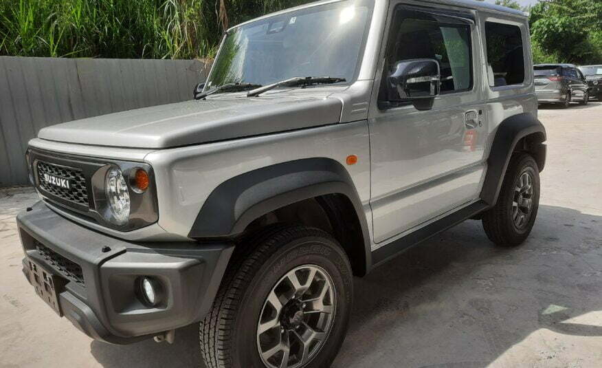 SUZUKI Jimny Sierra Silver Front Left