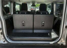 SUZUKI Jimny Sierra Silver Boot space
