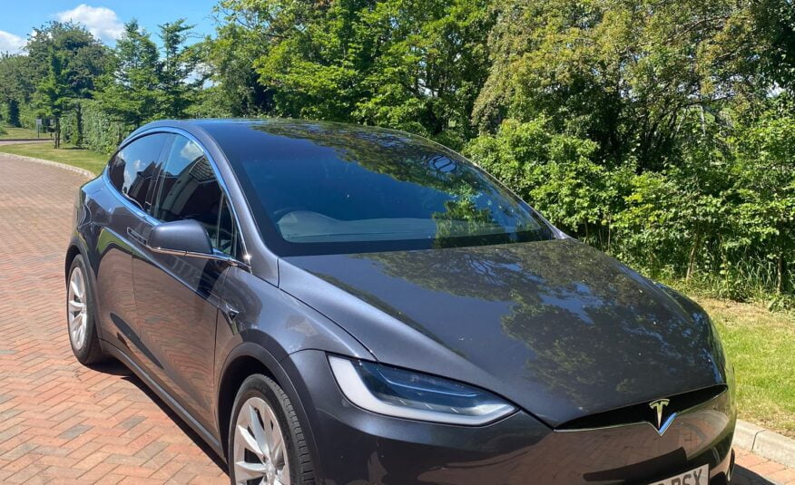 TESLA Model X 75D Grey Front Right