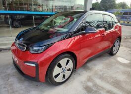 BMW i3 Range Extender Red Black Front Left