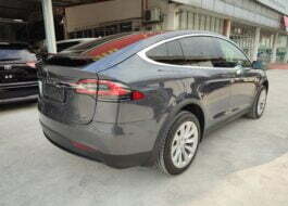TESLA Model X 75D rear Right
