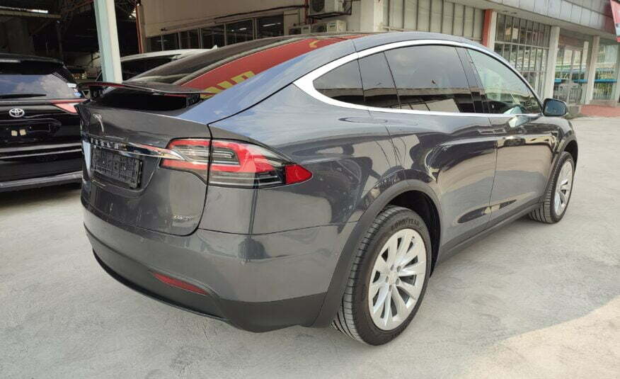 TESLA Model X 75D rear Right