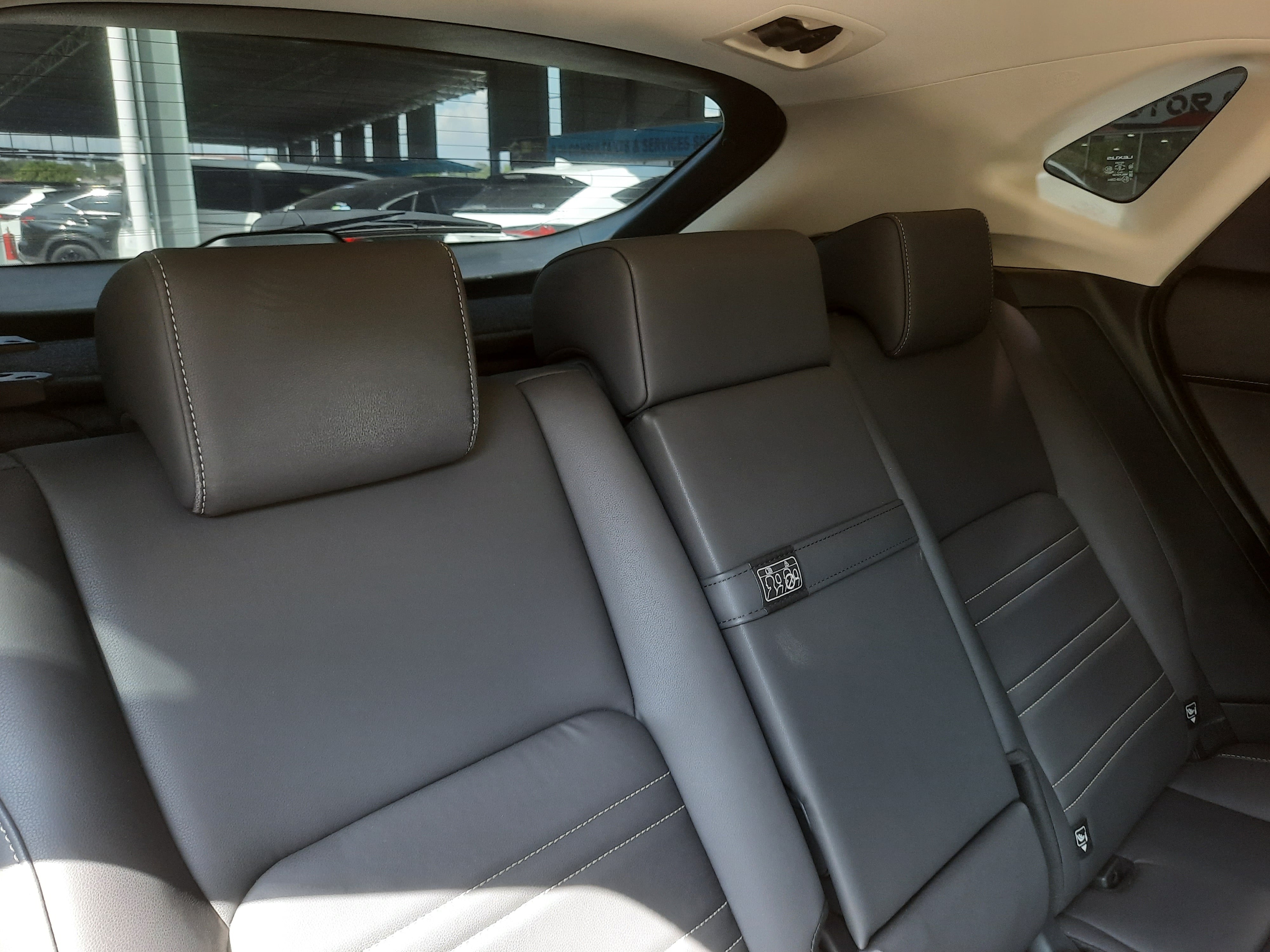 Lexus NX200T Rear seats with leather