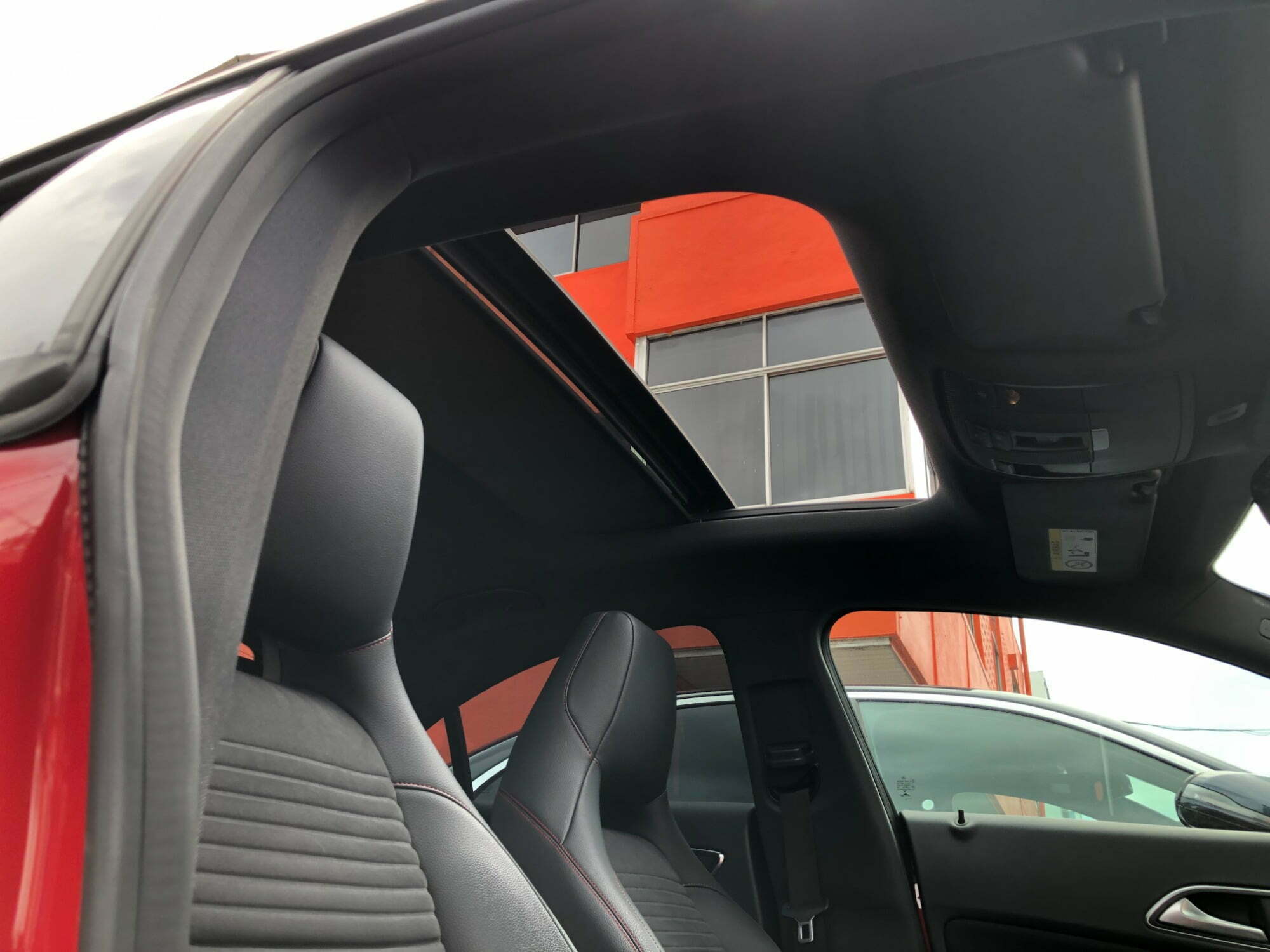 MERCEDES-BENZ CLA180