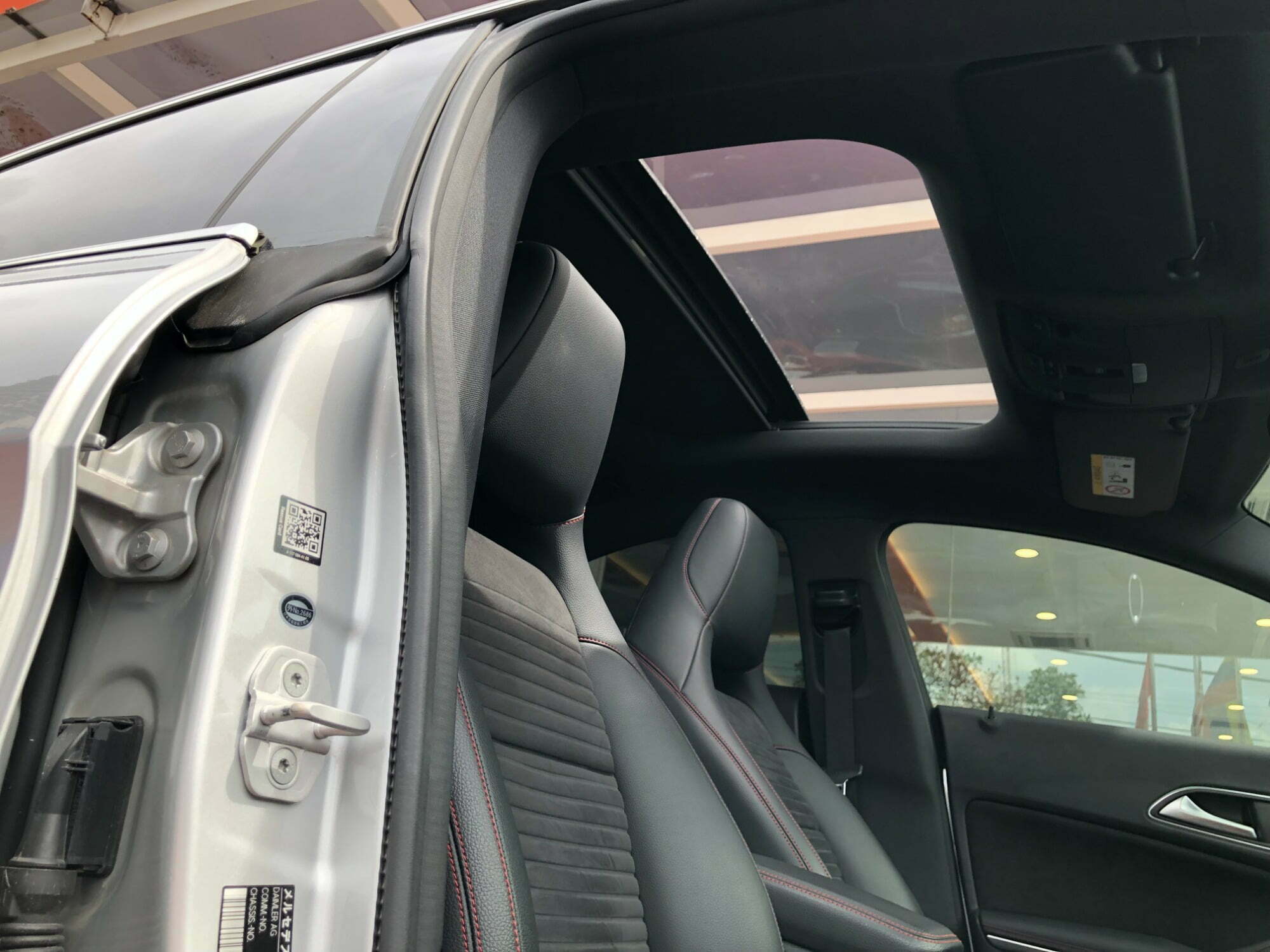 MERCEDES-BENZ CLA180