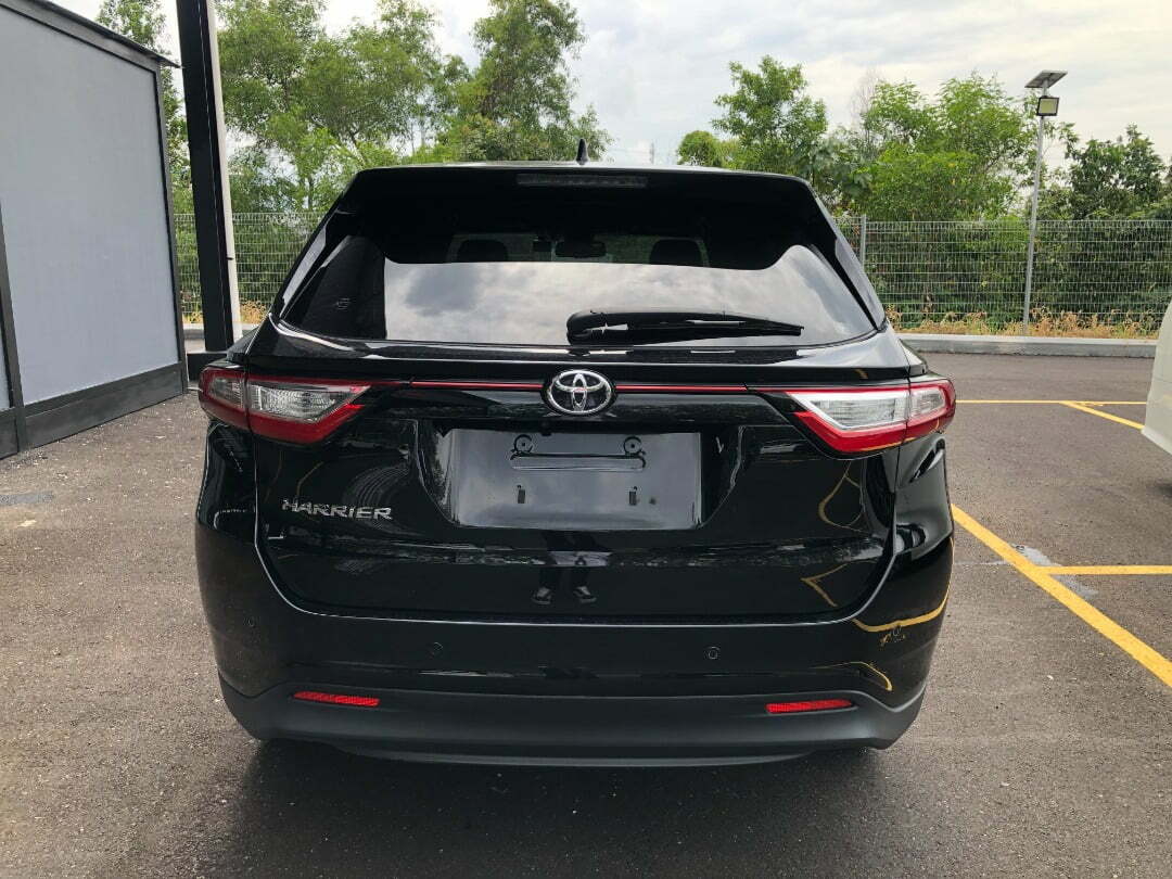 TOYOTA HARRIER PREMIUM